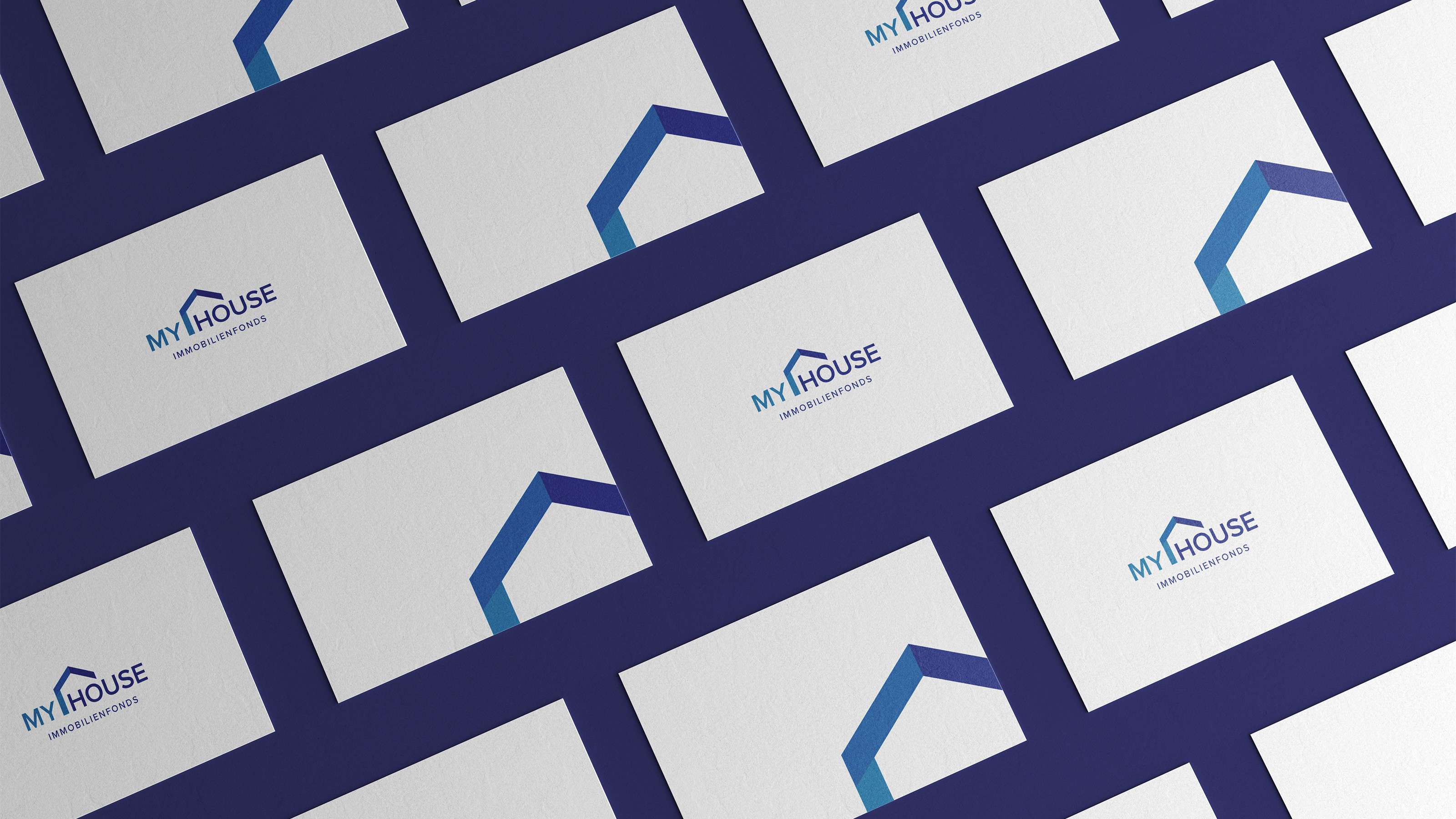 Mockup von mehreren Visitenkarten von My House als Raster angeordnet mit Logo und Bildmarke im Wechsel